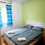 Bajo شقة