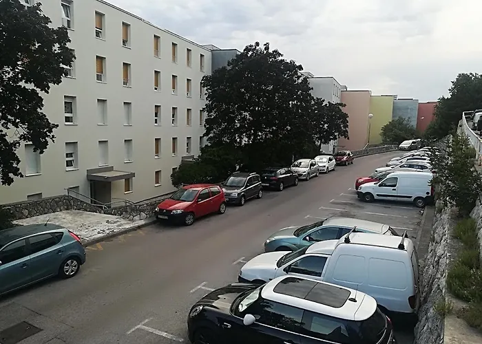 Apartment Bajo *